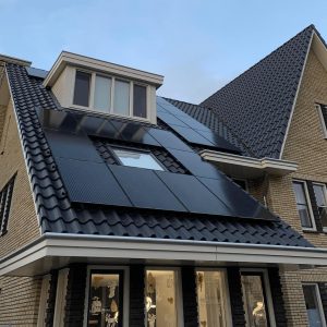 Home Glas-folie zonnepanelen uit Barendrecht met unieke technologie voor efficiënte energieopname