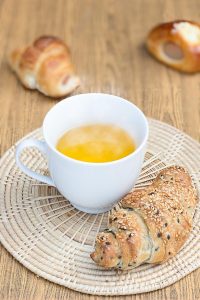 Home Snackbar Delft inrichting met traditionele Nederlandse snacks en warme sfeer voor gasten