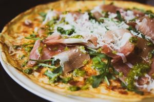 Home Howdy's Pannenkoek Saloon waar je pannenkoek eten nabij Pijnacker met uitgebreide menuopties en gezellige sfeer